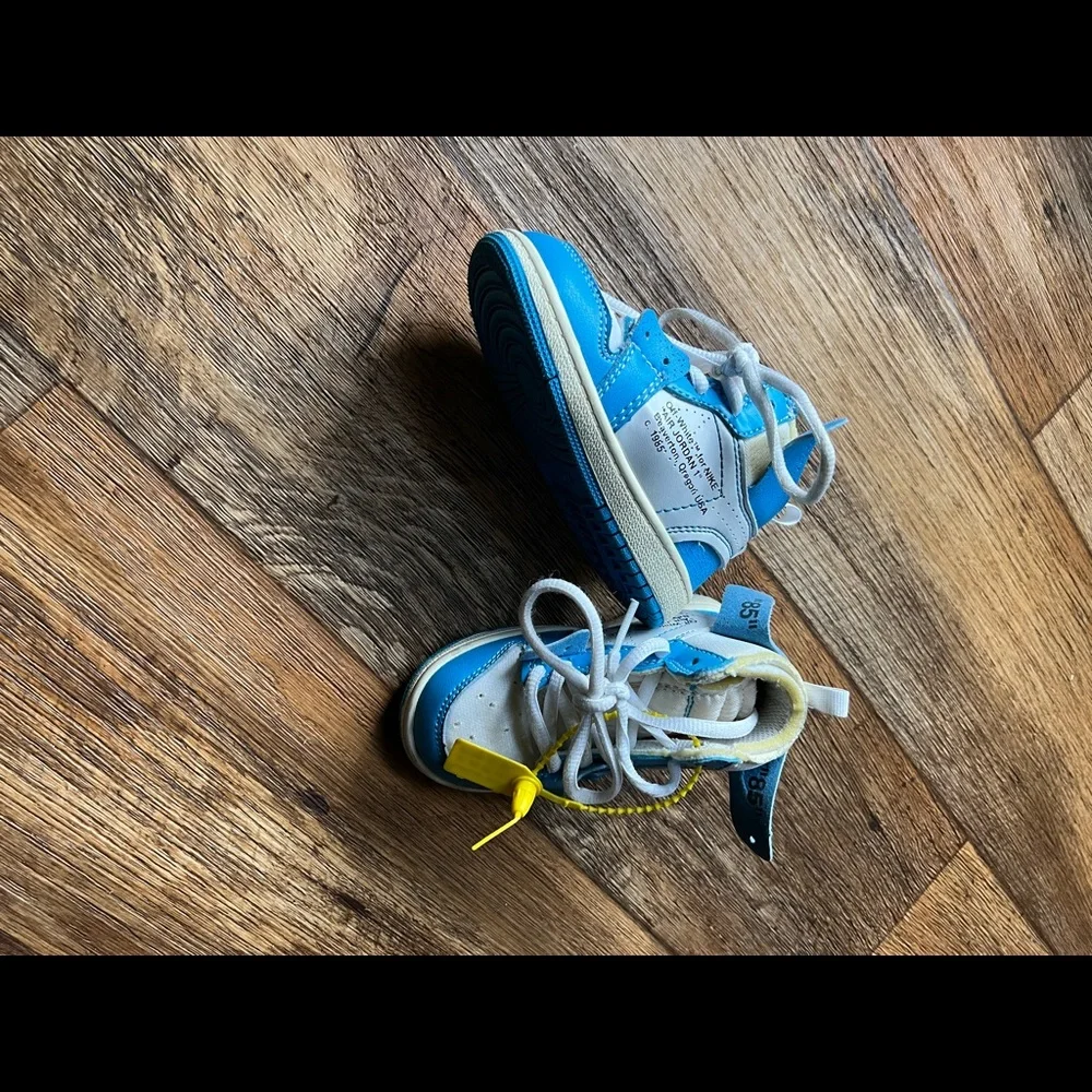 Off white 1s - Picture 1 of 3